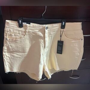 Women's light yellow cut off Denim Shorts NWT size 20